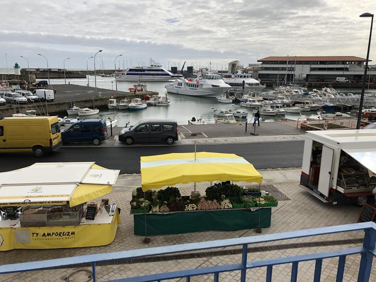 Escale Avec Vue Mer Sur Les Quais De L'Ile D'Yeu Exteriör bild
